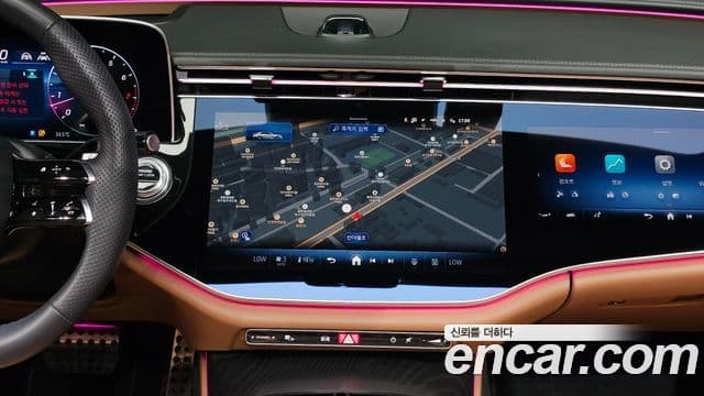 Mercedes-Benz E-Class 2024 — ფოტო 15/20