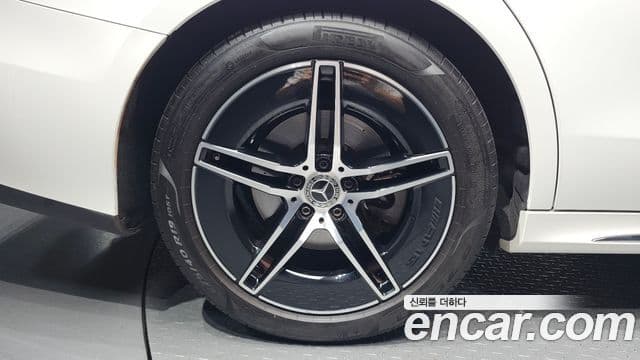 Mercedes-Benz E-Class 2024 — ფოტო 10/34
