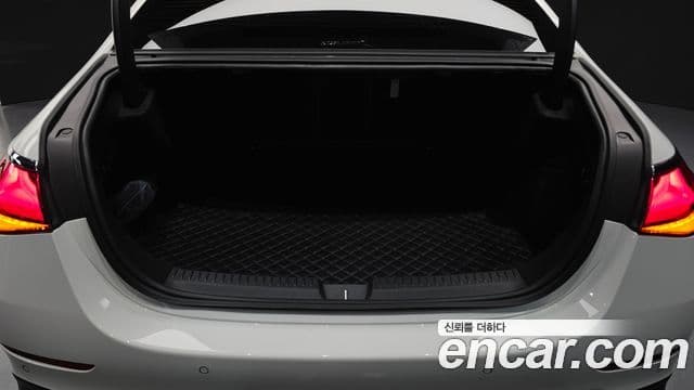 Mercedes-Benz E-Class 2024 — ფოტო 8/34