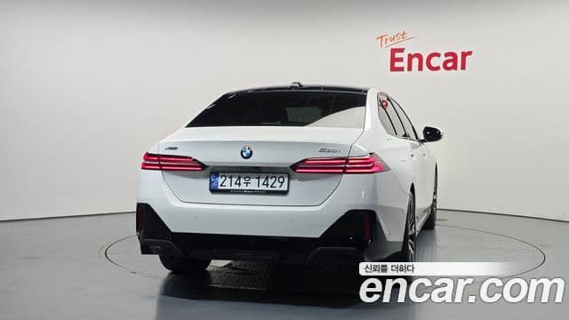 BMW 5 Series 2024 — ფოტო 4/20