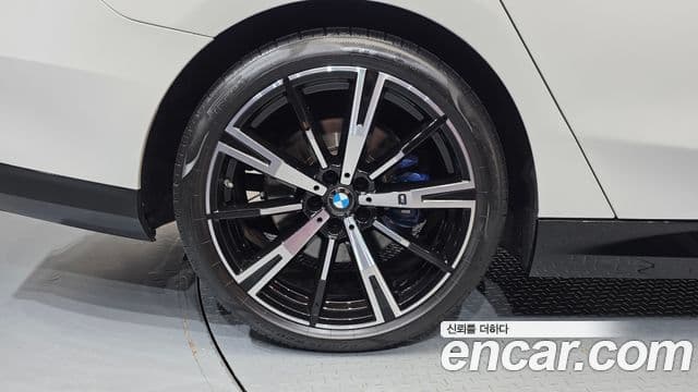 BMW 5 Series 2024 — ფოტო 5/20