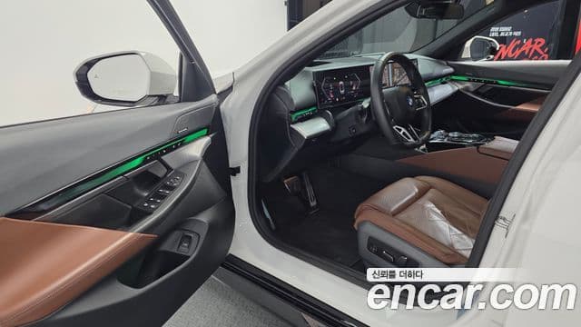 BMW 5 Series 2024 — ფოტო 10/20
