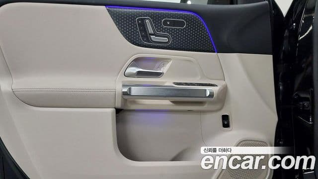 Mercedes-Benz EQB 2025 — ფოტო 8/20