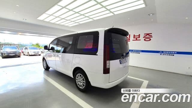 Hyundai Staria 2025 — ფოტო 3/19