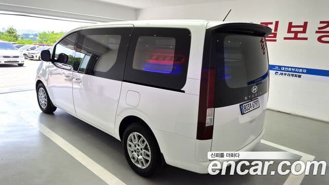 Hyundai Staria 2025 — ფოტო 11/19