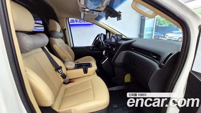 Hyundai Staria 2025 — ფოტო 14/19