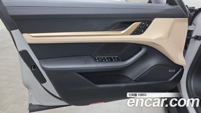 Porsche Taycan 2024 — ფოტო 22/36