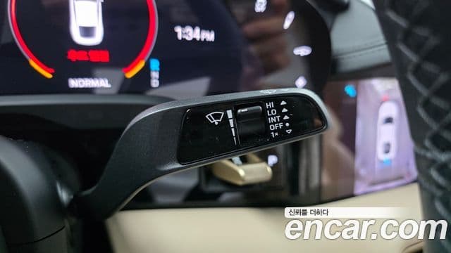 Porsche Taycan 2024 — ფოტო 5/36
