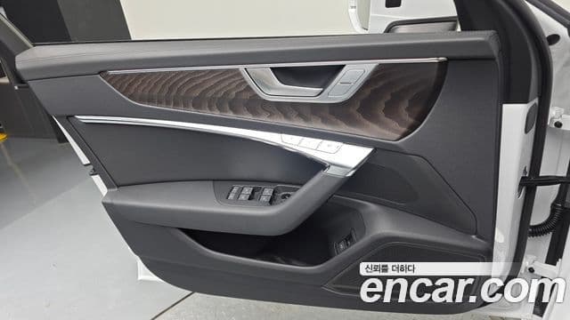 Audi A6 2023 — Photo 7/31