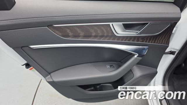 Audi A6 2023 — Photo 17/31