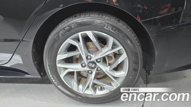 Hyundai Sonata Hybrid 2022 — Photo 29/31