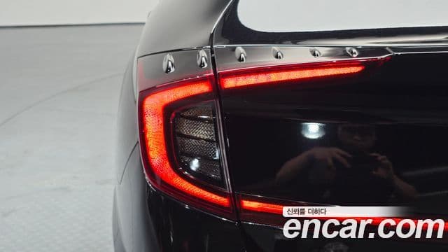 Hyundai Sonata Hybrid 2022 — Photo 21/31