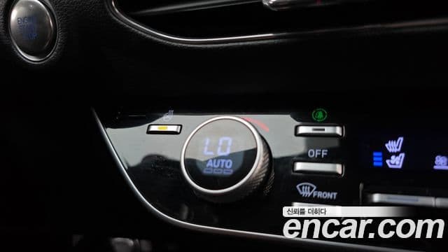 Hyundai Sonata Hybrid 2022 — Photo 15/31
