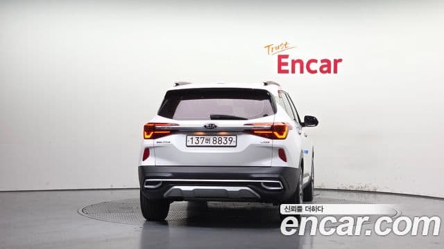 Kia Seltos 2020 — ფოტო 4/20