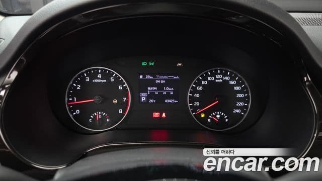 Kia Seltos 2020 — ფოტო 8/20