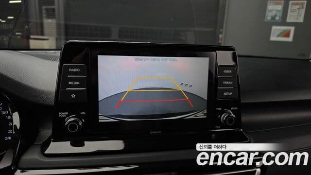 Kia Seltos 2020 — ფოტო 17/20