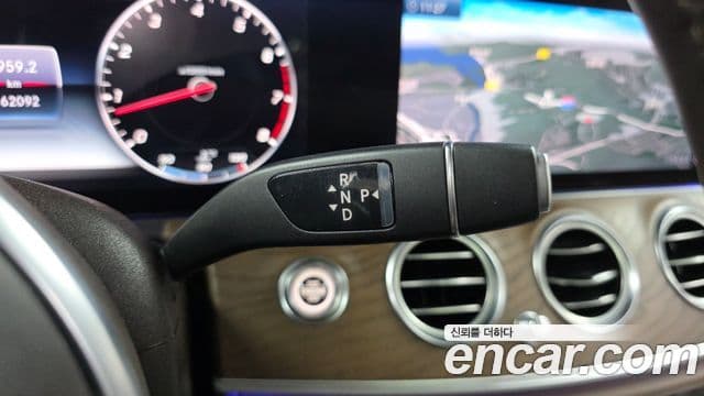 Mercedes-Benz E-Class 2019 — Şəkil 9/20
