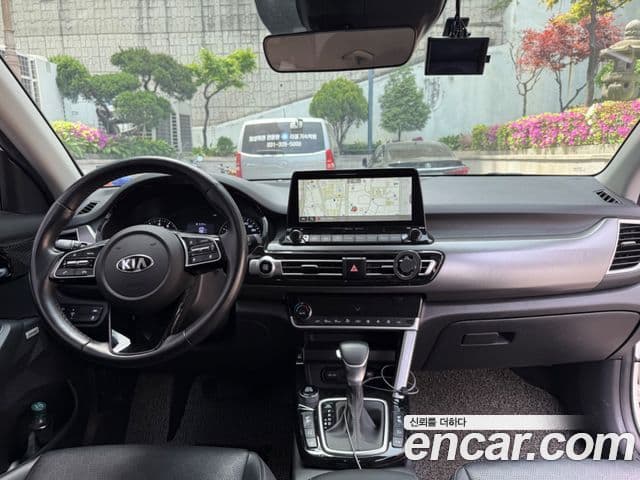 Kia Seltos 2020 — ფოტო 6/9