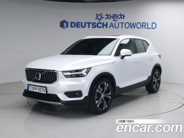 Volvo XC40 2020 — Фото 1/20