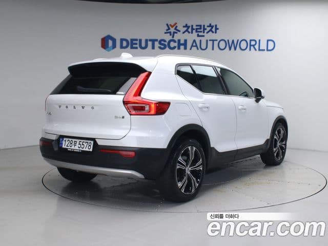 Volvo XC40 2020 — Фото 2/20