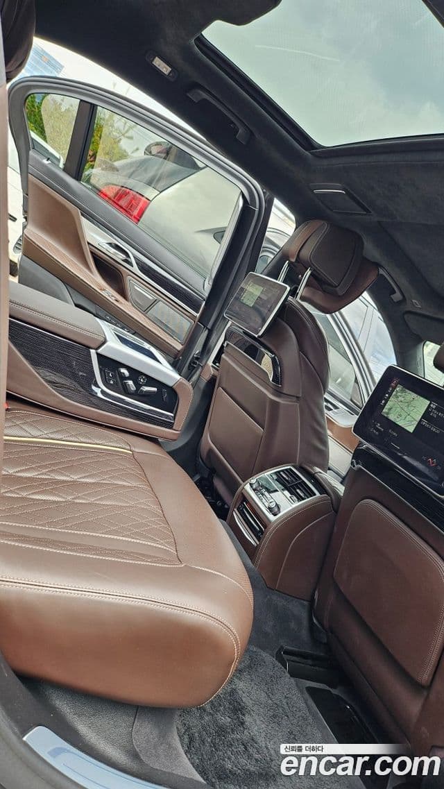 BMW 7 Series 2021 — ფოტო 14/20