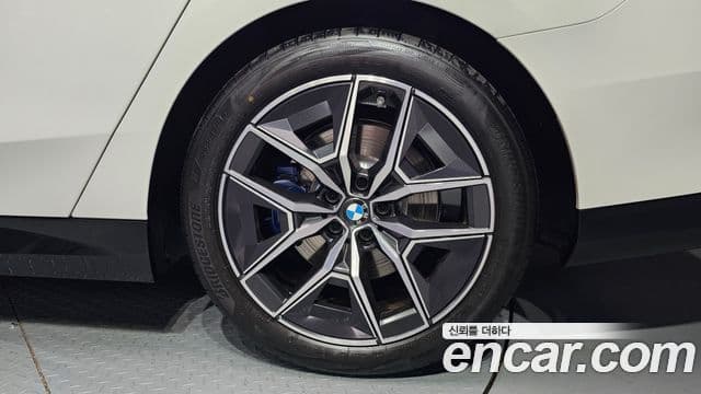 BMW 5 Series 2025 — Şəkil 15/30