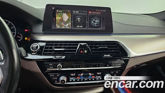 BMW 5 Series 2019 — Фото 14/20