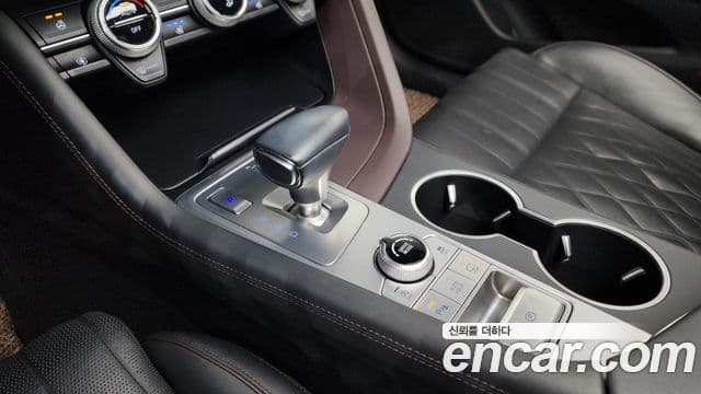 Genesis G70 2018 — ფოტო 8/20