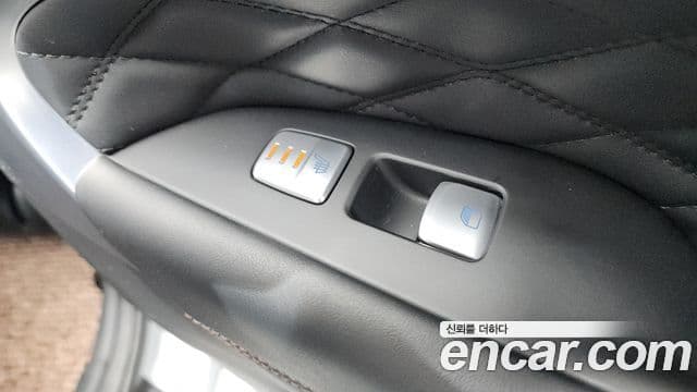 Genesis G70 2018 — ფოტო 15/20