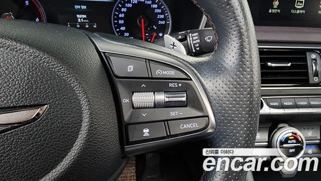 Genesis G70 2018 — ფოტო 16/20