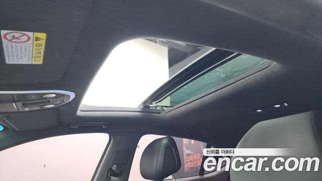 Genesis G70 2018 — ფოტო 19/20
