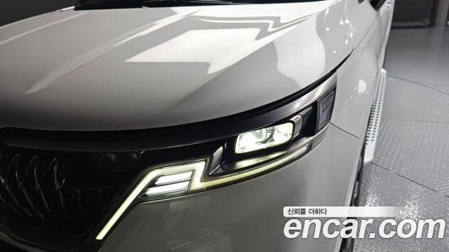 Kia Carnival 2021 — ფოტო 4/32