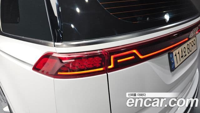 Kia Carnival 2021 — ფოტო 23/32