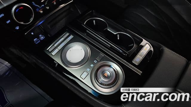 Genesis Electrified G80 2020 — Şəkil 9/20