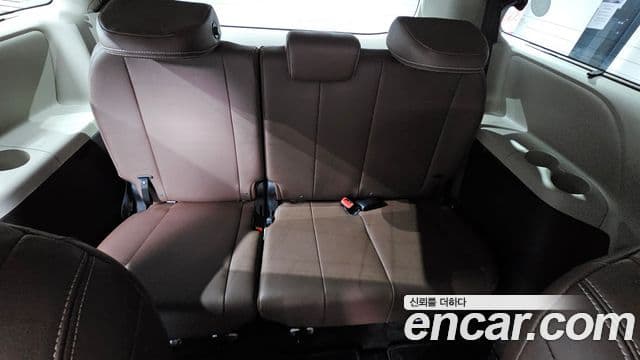 Toyota Sienna 2018 — фото 13 из 20