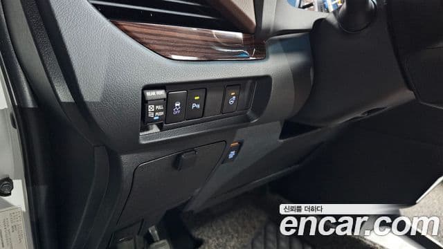 Toyota Sienna 2018 — ფოტო 14/20