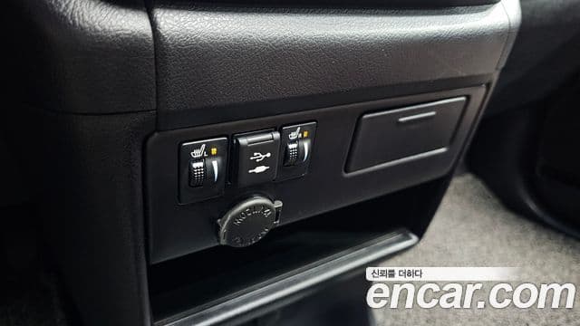 Toyota Sienna 2018 — ფოტო 18/20