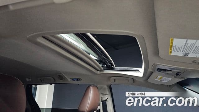 Toyota Sienna 2018 — ფოტო 19/20
