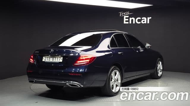 Mercedes-Benz E-Class 2018 — ფოტო 2/20