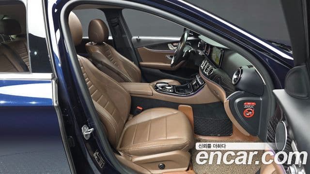 Mercedes-Benz E-Class 2018 — ფოტო 11/20