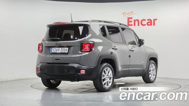 Jeep Renegade 2022 — Фото 1/20