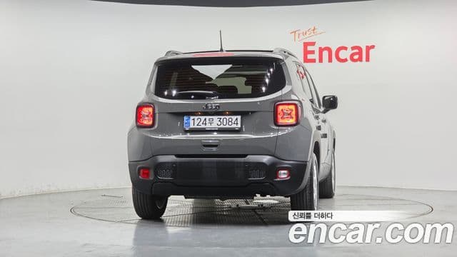 Jeep Renegade 2022 — Фото 3/20