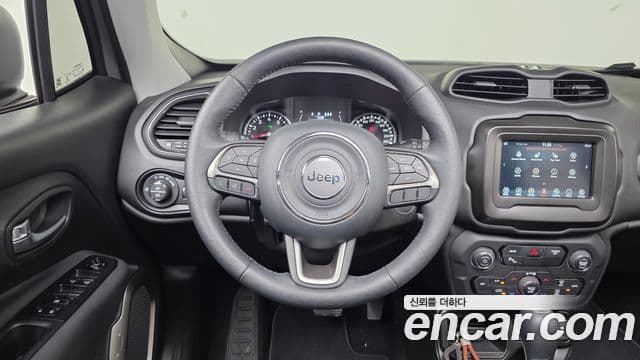 Jeep Renegade 2022 — Фото 13/20