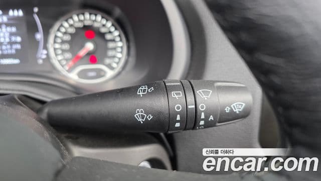 Jeep Renegade 2022 — Фото 17/20