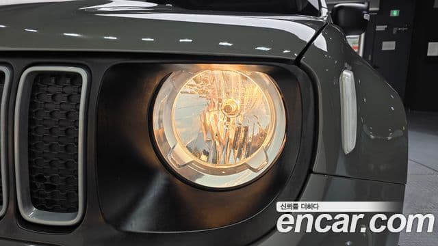 Jeep Renegade 2022 — Photo 23/32