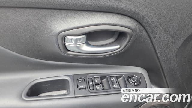 Jeep Renegade 2022 — Photo 21/32