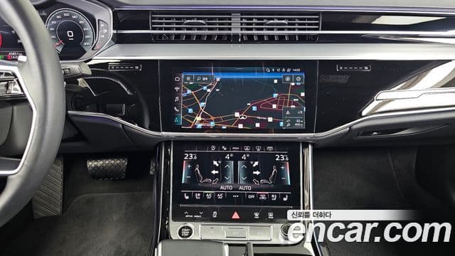 Audi A8 2021 — ფოტო 14/20