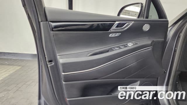 Genesis GV80 2021 — ფოტო 31/32