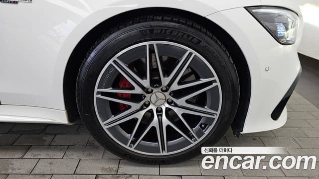 Mercedes-Benz AMG GT 2023 — Photo 28/33