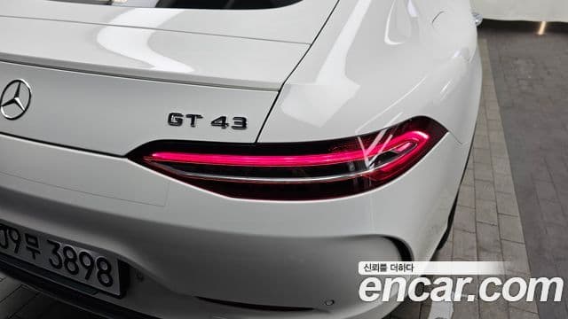 Mercedes-Benz AMG GT 2023 — Photo 11/33